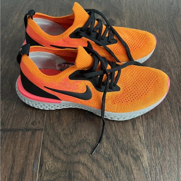 Size 5.5 (Youth) - Nike Epic React Flyknit Low Copper Flash - Picture 2 of 5